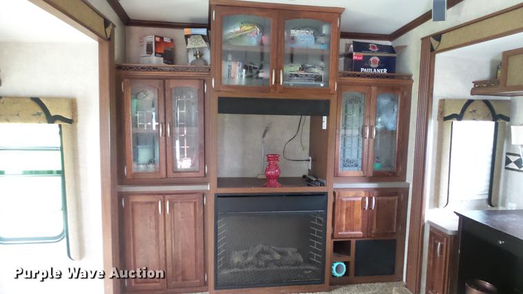 image for item DG9483 2006 Fleetwood Triumph camper