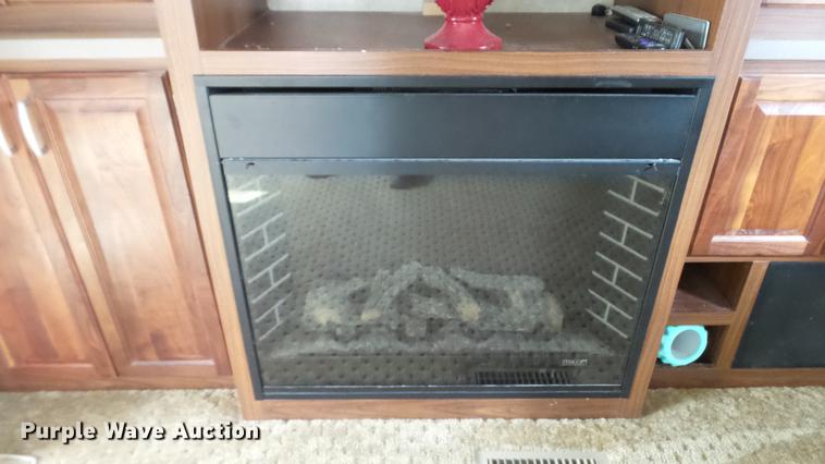 image for item DG9483 2006 Fleetwood Triumph camper