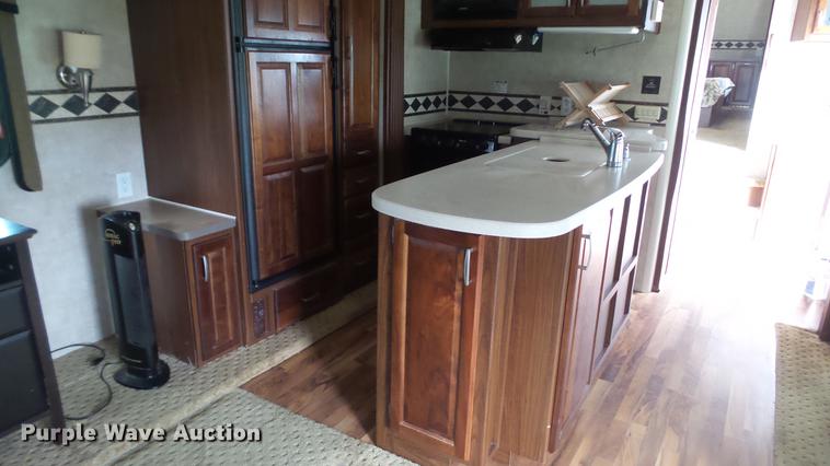 image for item DG9483 2006 Fleetwood Triumph camper