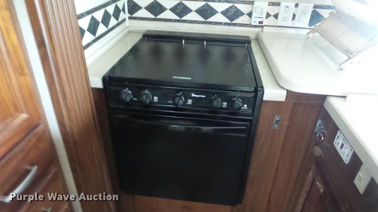 image for item DG9483 2006 Fleetwood Triumph camper