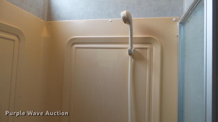 image for item DG9483 2006 Fleetwood Triumph camper