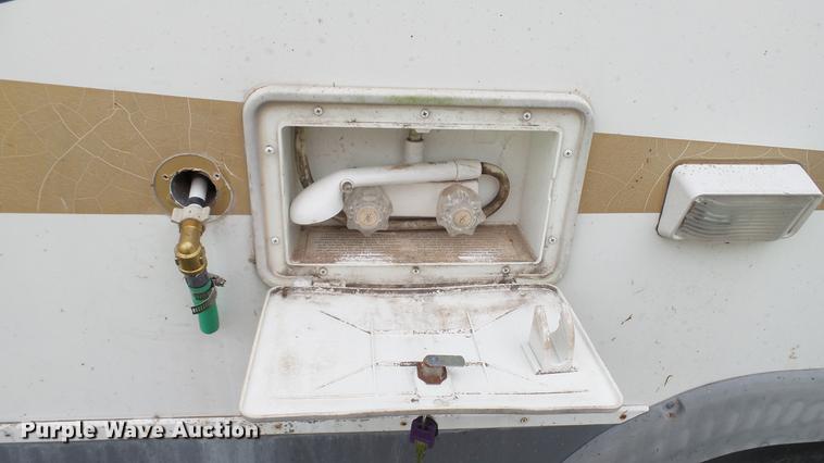 image for item DG9483 2006 Fleetwood Triumph camper