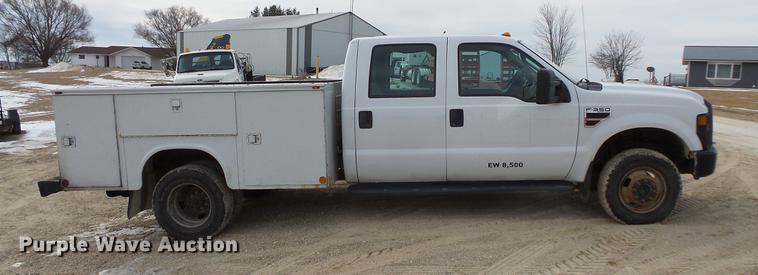 image for item DV9538 2008 Ford F350 Super Duty Crew Cab utility bed pickup truck