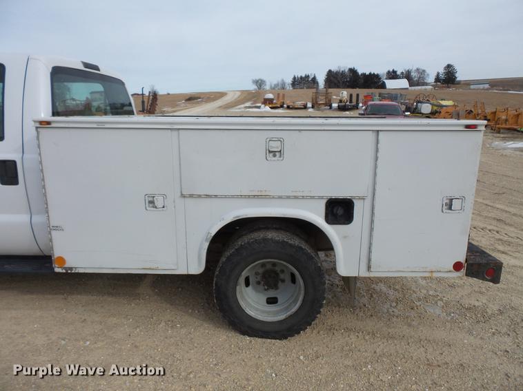image for item DV9538 2008 Ford F350 Super Duty Crew Cab utility bed pickup truck