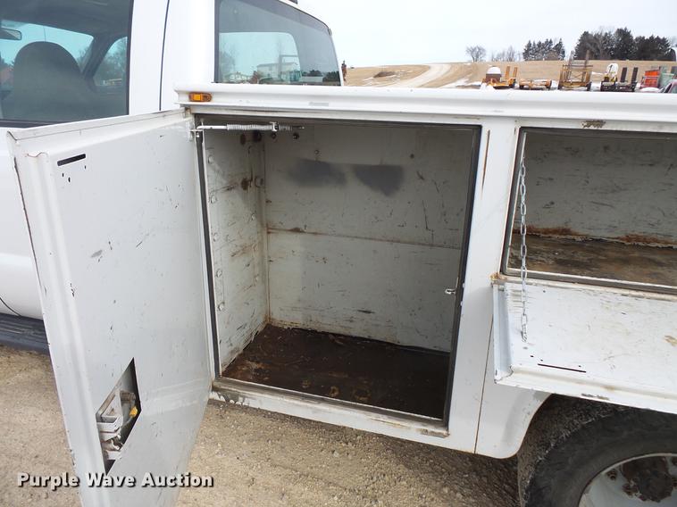 image for item DV9538 2008 Ford F350 Super Duty Crew Cab utility bed pickup truck