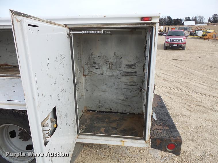 image for item DV9538 2008 Ford F350 Super Duty Crew Cab utility bed pickup truck