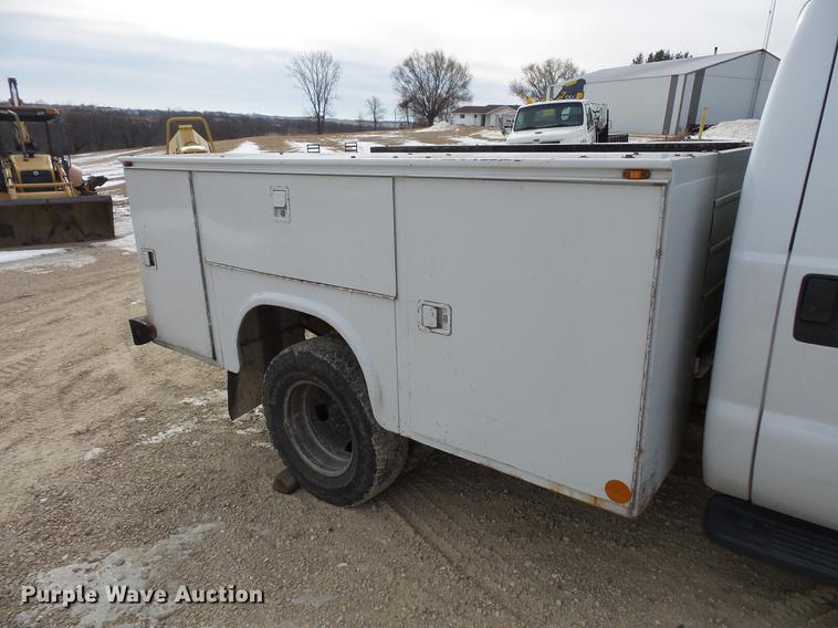 image for item DV9538 2008 Ford F350 Super Duty Crew Cab utility bed pickup truck