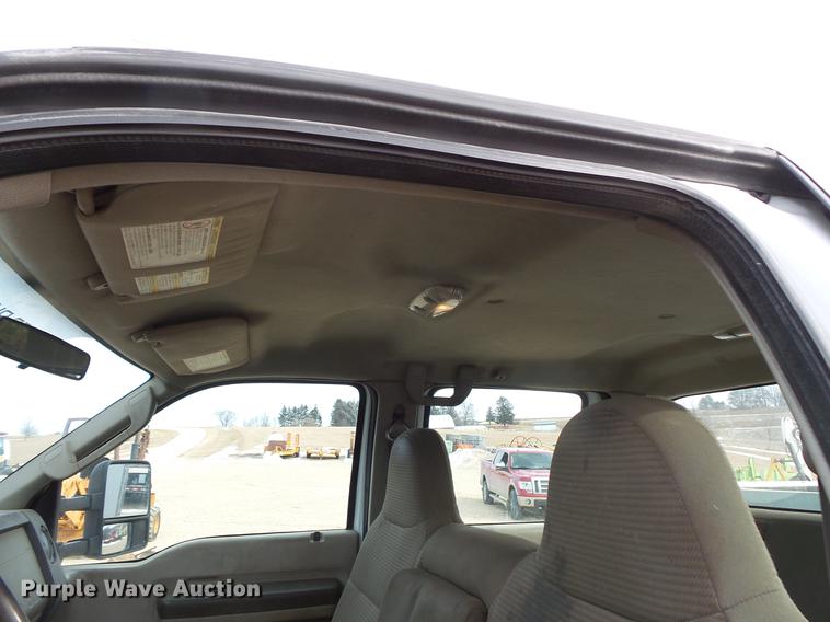 image for item DV9538 2008 Ford F350 Super Duty Crew Cab utility bed pickup truck