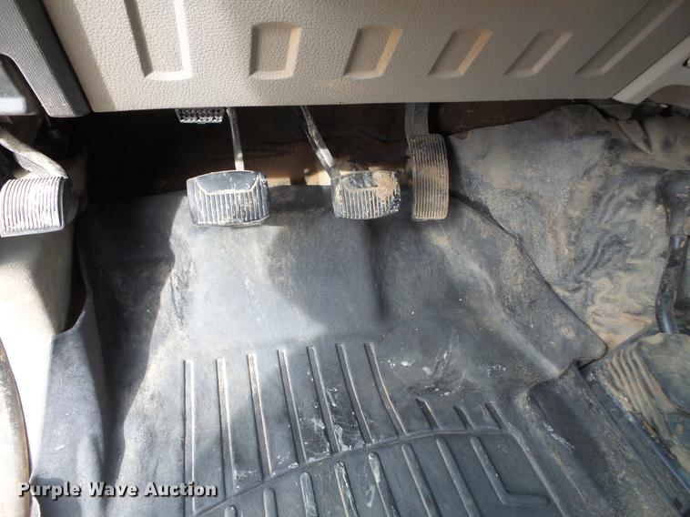 image for item DV9538 2008 Ford F350 Super Duty Crew Cab utility bed pickup truck