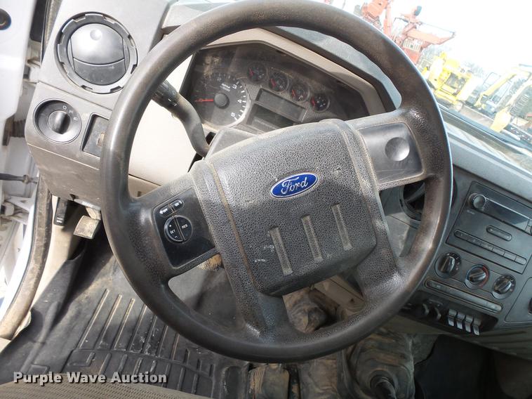 image for item DV9538 2008 Ford F350 Super Duty Crew Cab utility bed pickup truck