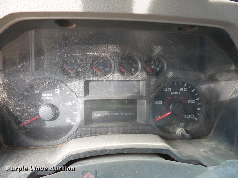 image for item DV9538 2008 Ford F350 Super Duty Crew Cab utility bed pickup truck