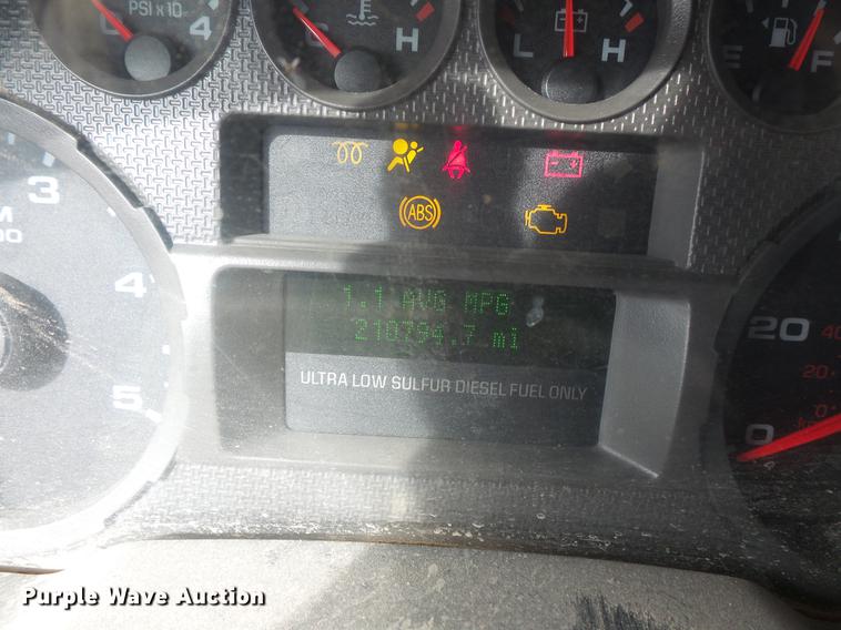 image for item DV9538 2008 Ford F350 Super Duty Crew Cab utility bed pickup truck