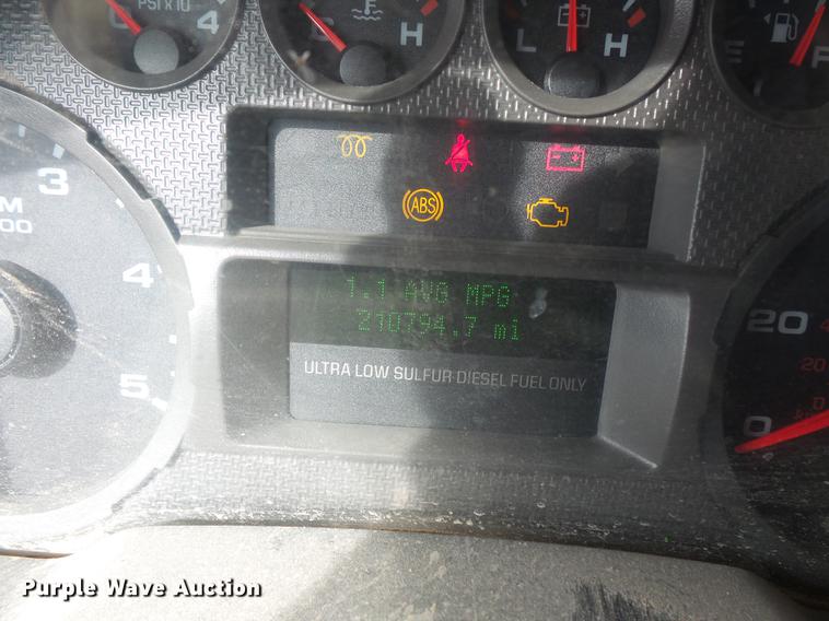 image for item DV9538 2008 Ford F350 Super Duty Crew Cab utility bed pickup truck