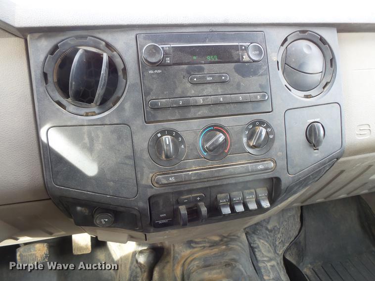 image for item DV9538 2008 Ford F350 Super Duty Crew Cab utility bed pickup truck