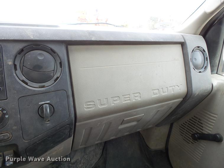 image for item DV9538 2008 Ford F350 Super Duty Crew Cab utility bed pickup truck