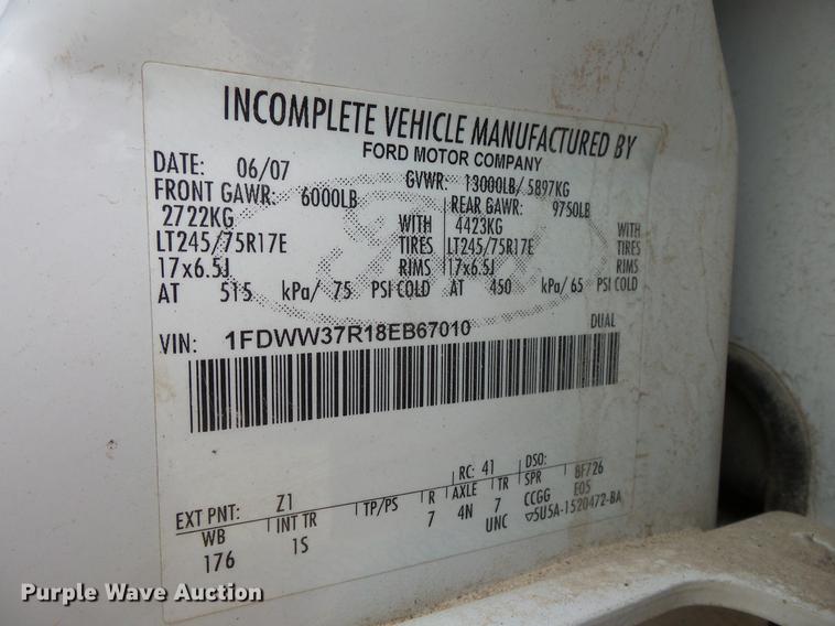 image for item DV9538 2008 Ford F350 Super Duty Crew Cab utility bed pickup truck