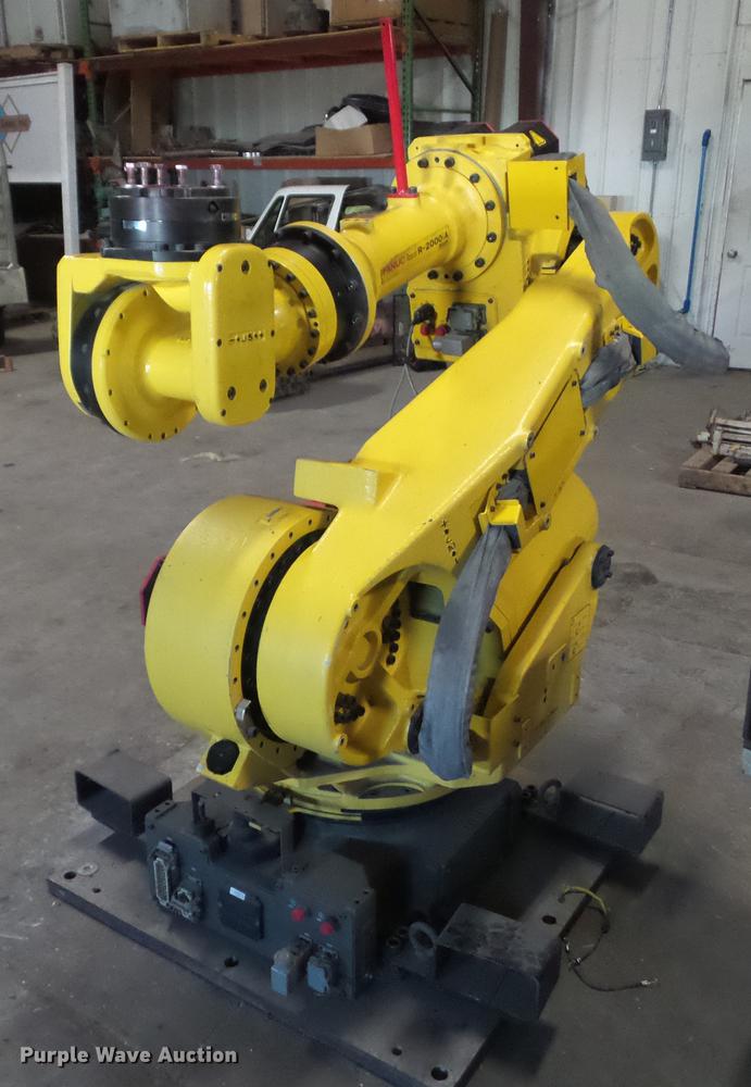 image for item DZ9226 Fanuc R-2000iA/200F robot arm