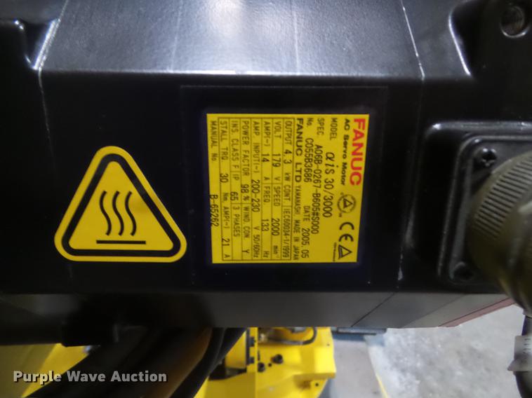 image for item DZ9226 Fanuc R-2000iA/200F robot arm