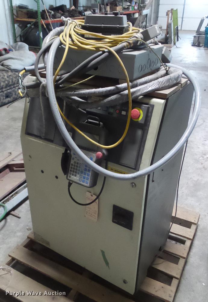 image for item DZ9226 Fanuc R-2000iA/200F robot arm
