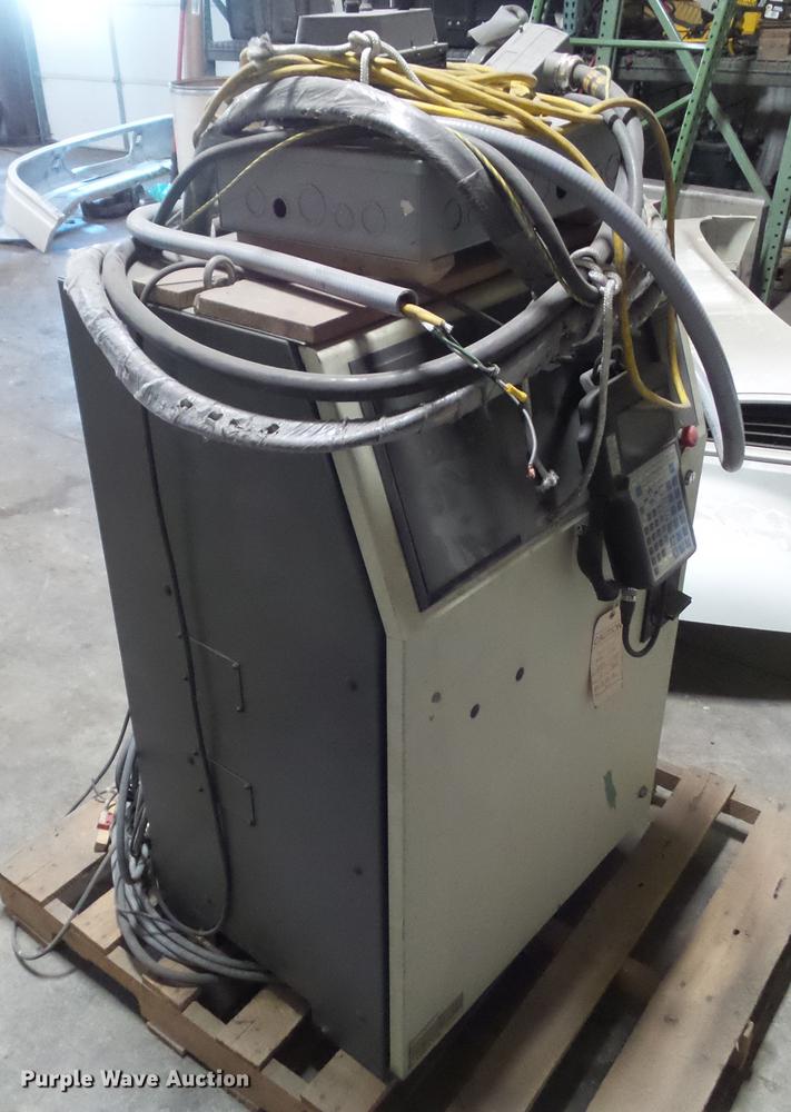 image for item DZ9226 Fanuc R-2000iA/200F robot arm