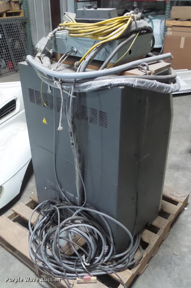 image for item DZ9226 Fanuc R-2000iA/200F robot arm