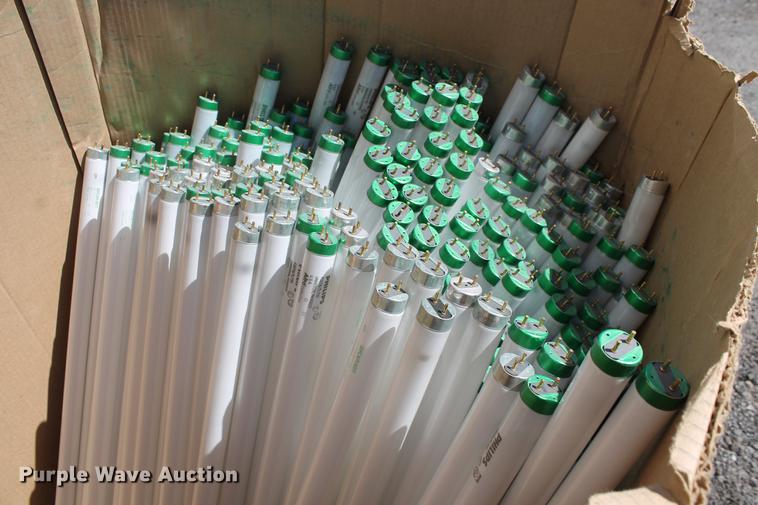 Approximately 125 Phillips F32T8/TL735 fluorescent lights bulbs in