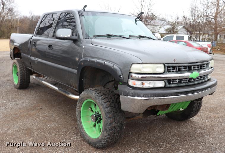 image for item EJ9787 2002 Chevrolet Silverado 1500 Crew Cab pickup truck