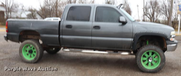 image for item EJ9787 2002 Chevrolet Silverado 1500 Crew Cab pickup truck