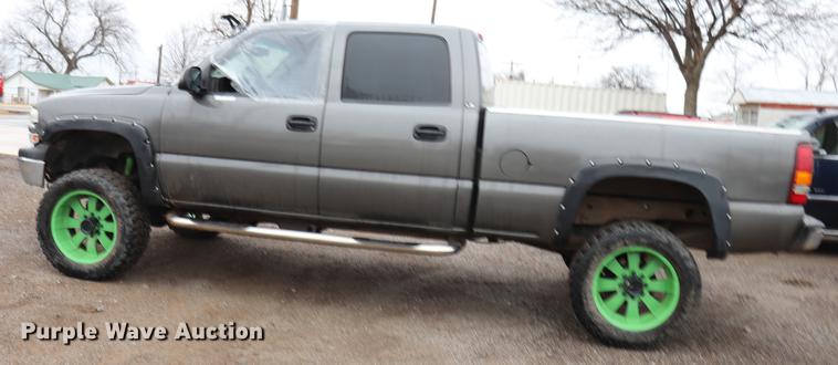 image for item EJ9787 2002 Chevrolet Silverado 1500 Crew Cab pickup truck