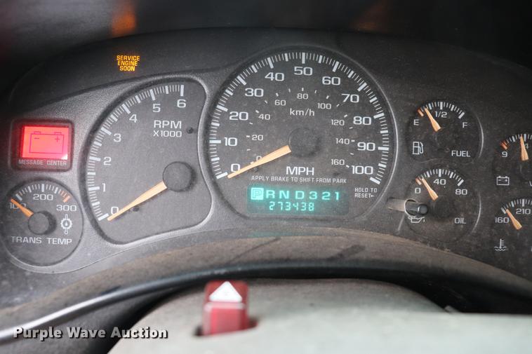 image for item EJ9787 2002 Chevrolet Silverado 1500 Crew Cab pickup truck