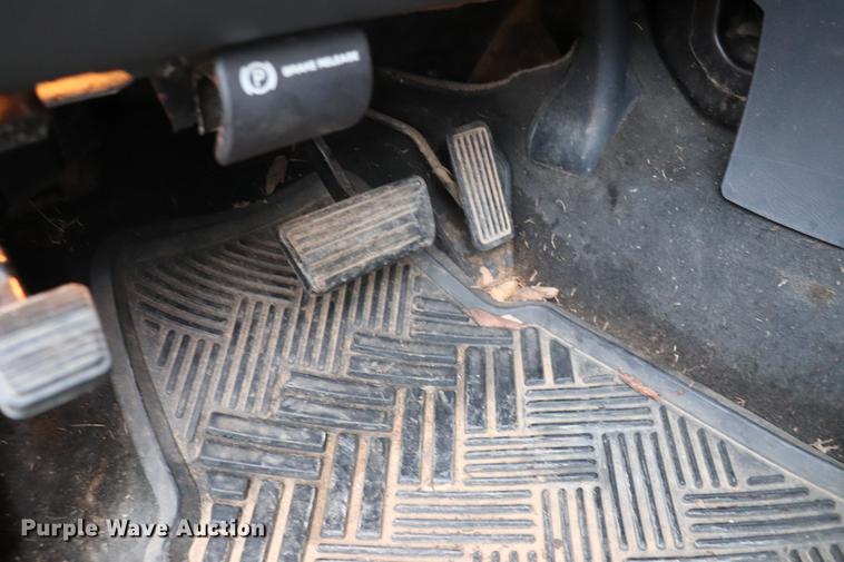 image for item EJ9787 2002 Chevrolet Silverado 1500 Crew Cab pickup truck