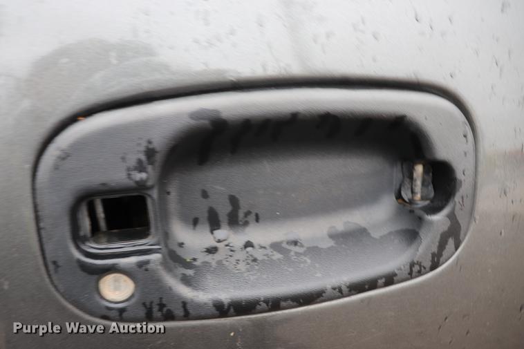 image for item EJ9787 2002 Chevrolet Silverado 1500 Crew Cab pickup truck