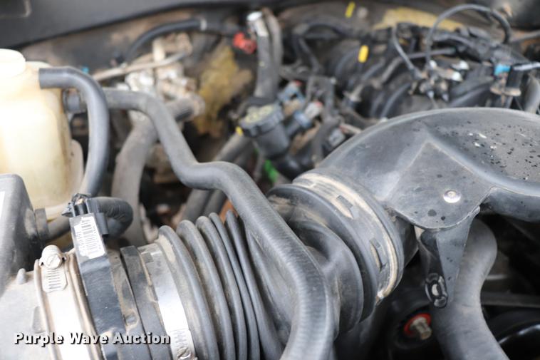 image for item EJ9787 2002 Chevrolet Silverado 1500 Crew Cab pickup truck