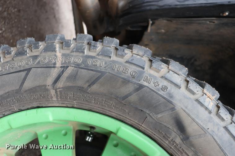 image for item EJ9787 2002 Chevrolet Silverado 1500 Crew Cab pickup truck