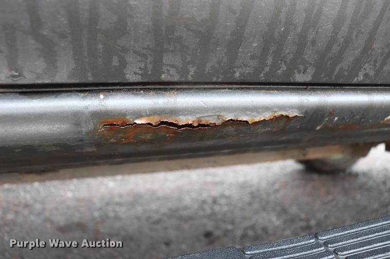 image for item EJ9787 2002 Chevrolet Silverado 1500 Crew Cab pickup truck