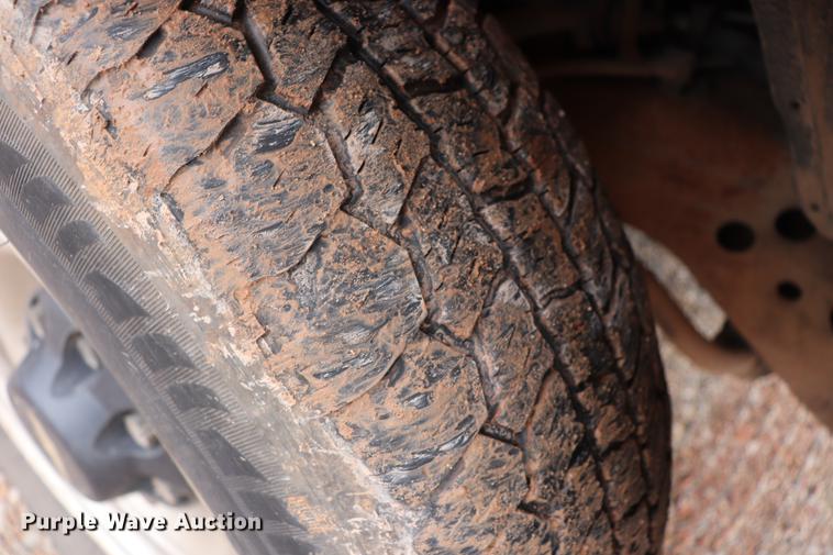 image for item EJ9791 1997 Chevrolet C2500 utility bed pickup truck