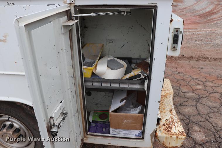 image for item EJ9791 1997 Chevrolet C2500 utility bed pickup truck