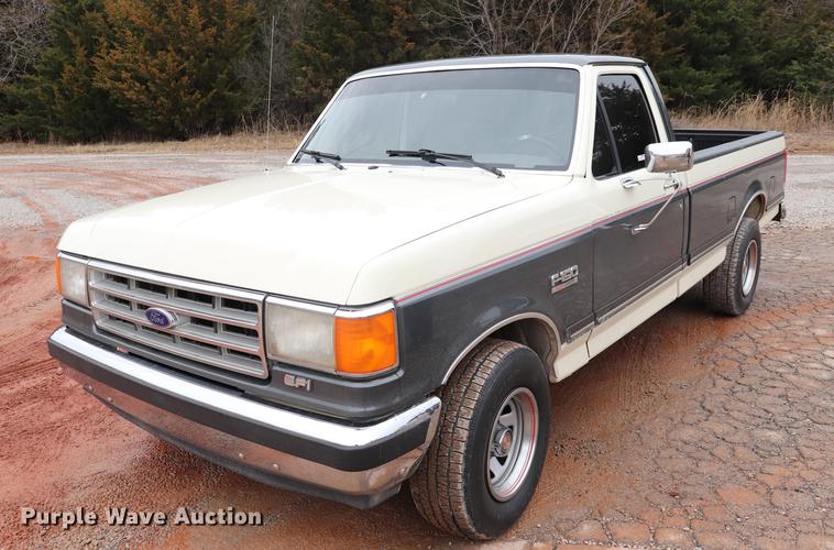 image for item EJ9793 1988 Ford F150 XLT pickup truck
