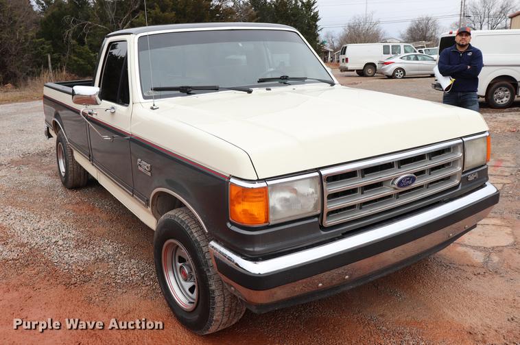 image for item EJ9793 1988 Ford F150 XLT pickup truck