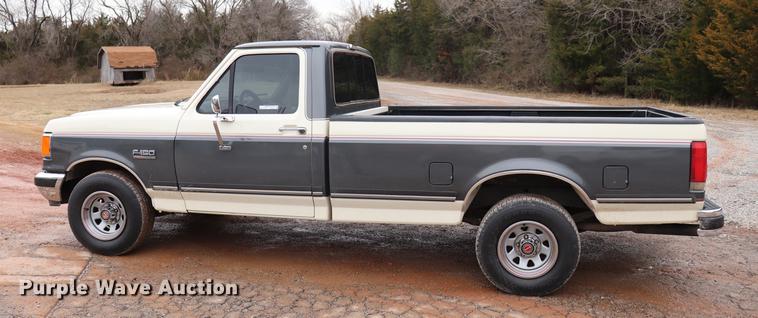 image for item EJ9793 1988 Ford F150 XLT pickup truck