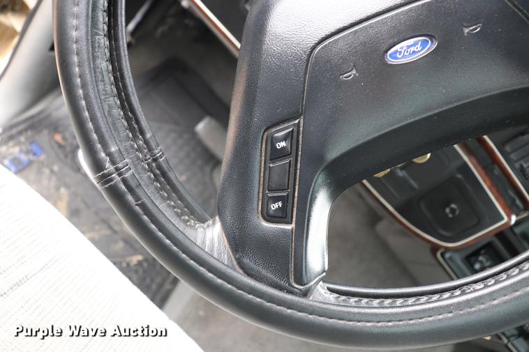 image for item EJ9793 1988 Ford F150 XLT pickup truck