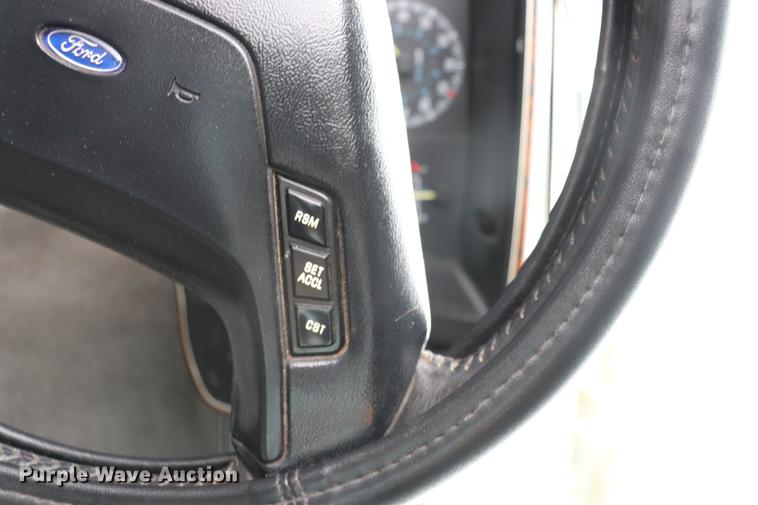 image for item EJ9793 1988 Ford F150 XLT pickup truck