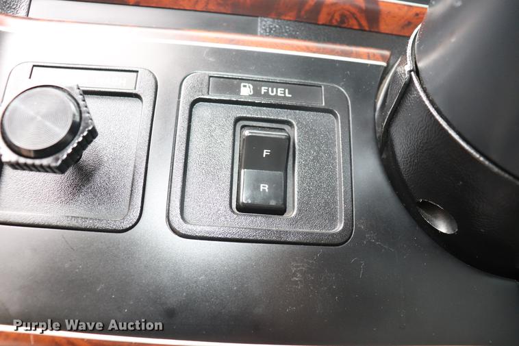 image for item EJ9793 1988 Ford F150 XLT pickup truck