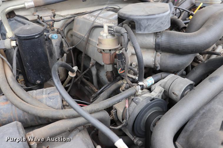 image for item EJ9793 1988 Ford F150 XLT pickup truck