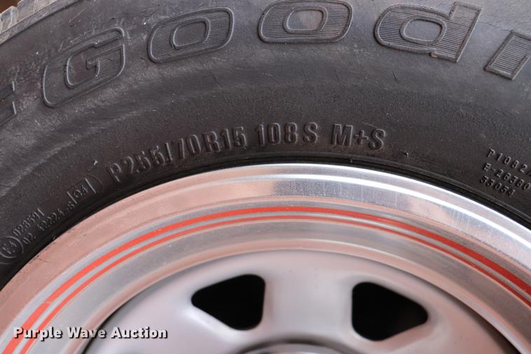 image for item EJ9793 1988 Ford F150 XLT pickup truck