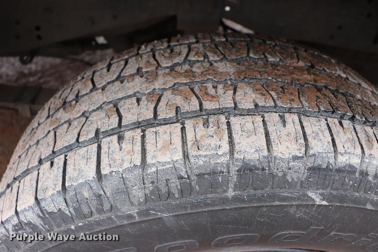 image for item EJ9793 1988 Ford F150 XLT pickup truck