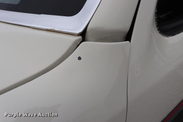 image for item EJ9793 1988 Ford F150 XLT pickup truck