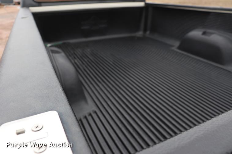 image for item EJ9793 1988 Ford F150 XLT pickup truck