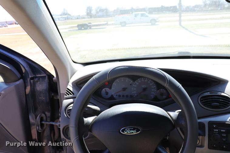 image for item EJ9797 2003 Ford Focus ZX3