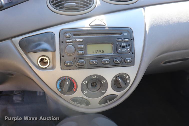 image for item EJ9797 2003 Ford Focus ZX3